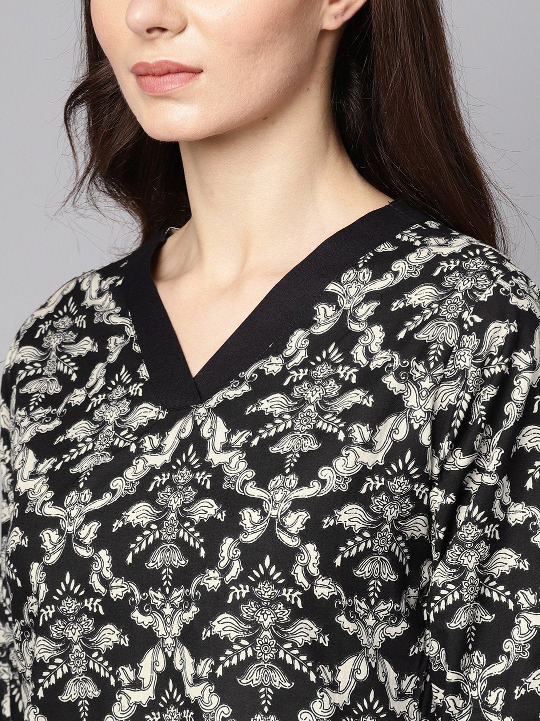 Black & White Floral Printed Kurta Set With Pants | LASVINI - Redefining Indian Fashion with Elegance