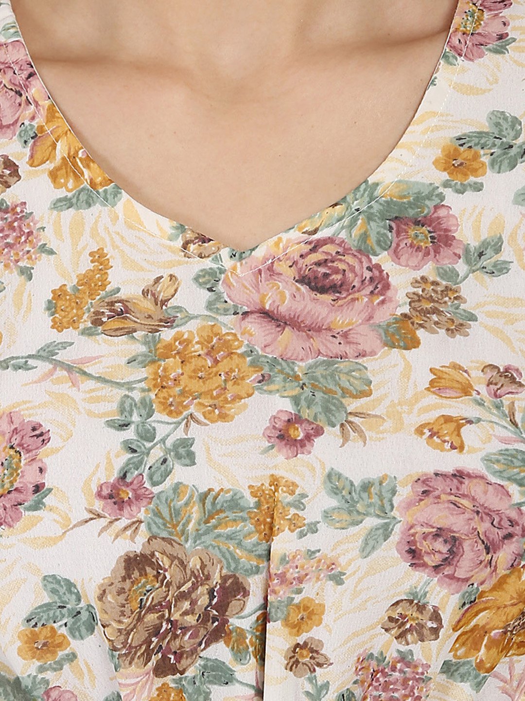 Off White Flower Printed 3/4Th Sleeve Georgette Anarkali Kurta | LASVINI - Redefining Indian Fashion with Elegance