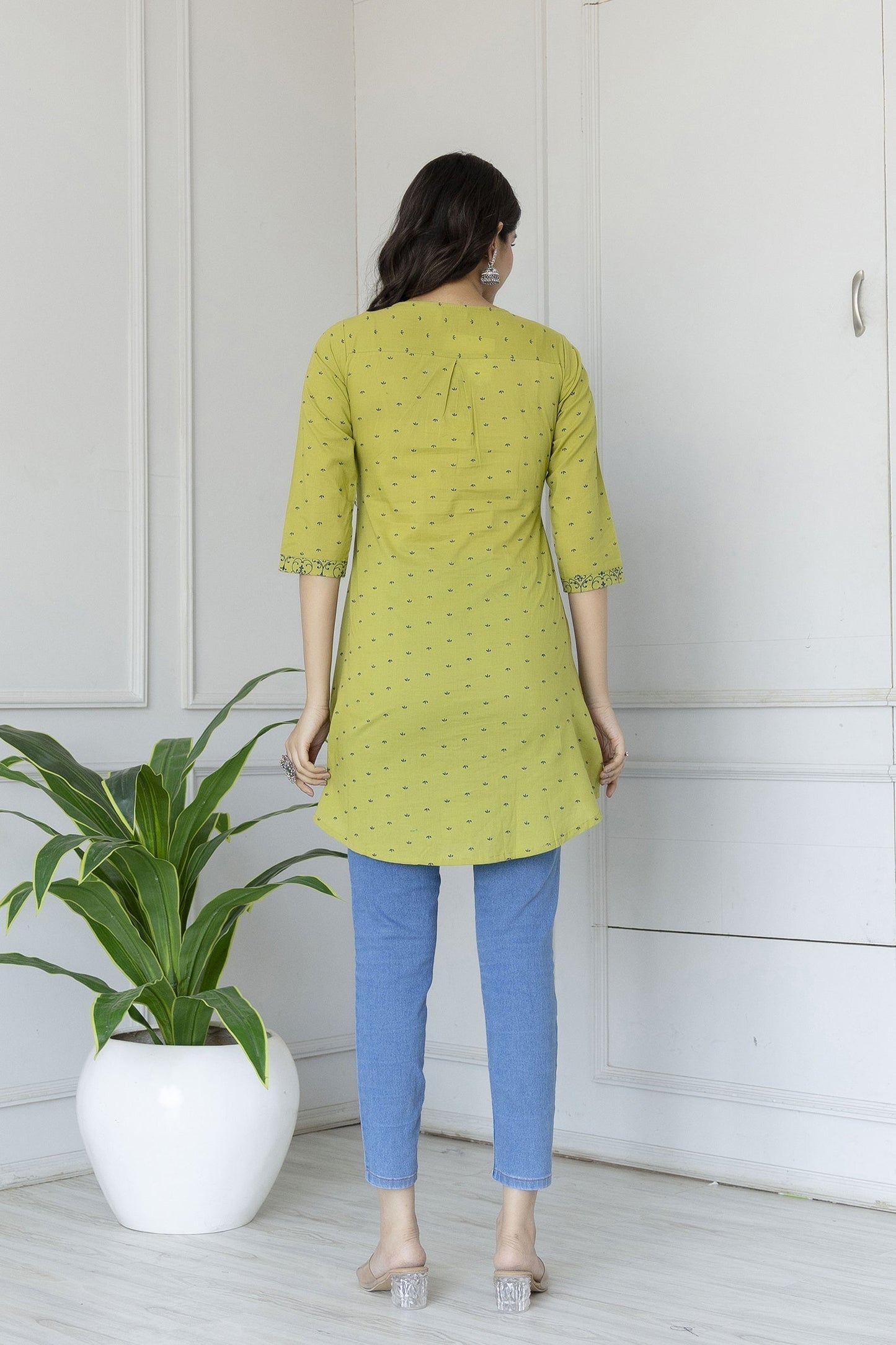 Women Green Printed 3/4Th Sleeve Cotton Tunic | LASVINI - Redefining Indian Fashion with Elegance