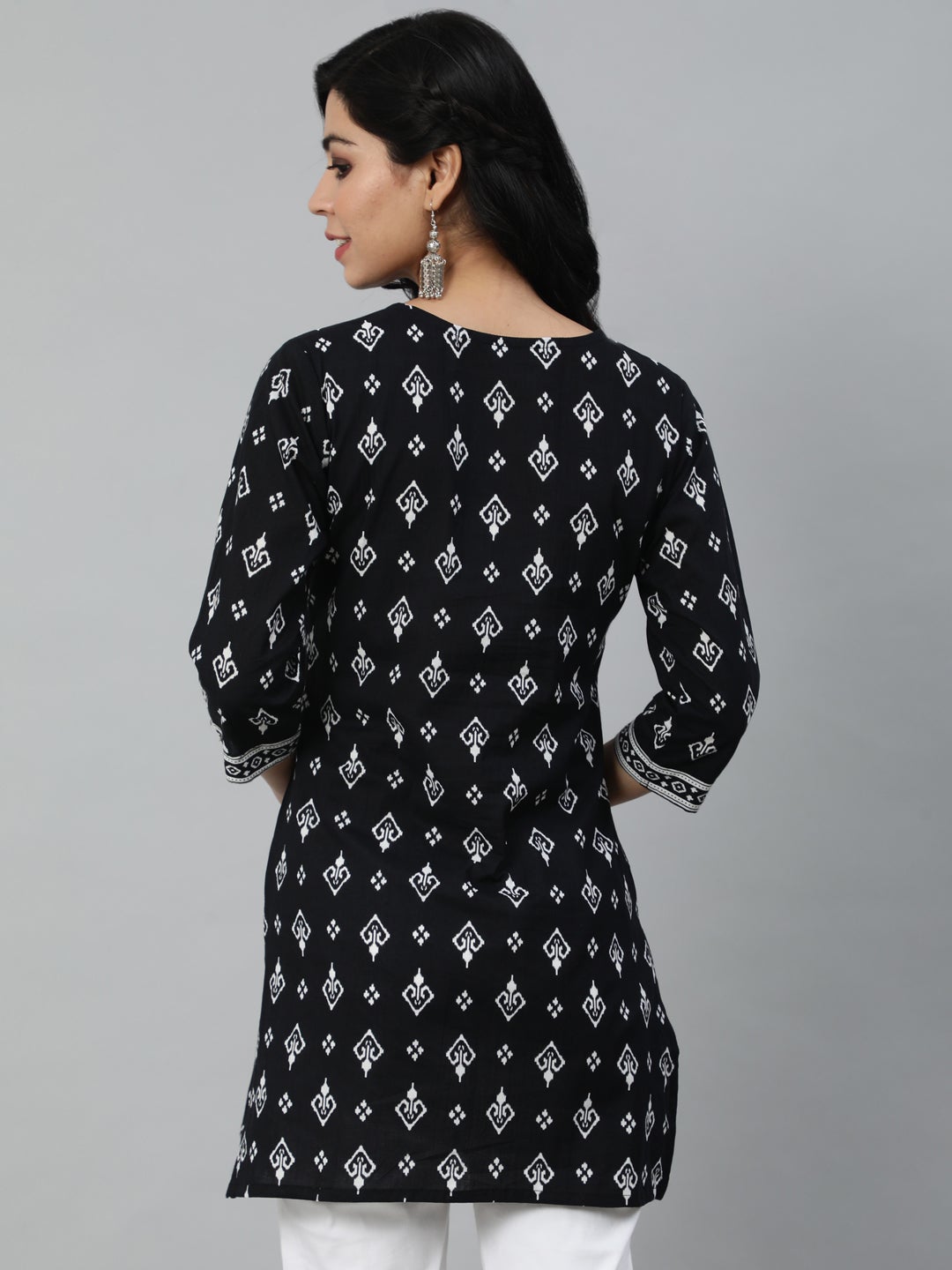 Women Black & White Printed Cotton Tunic | LASVINI - Redefining Indian Fashion with Elegance
