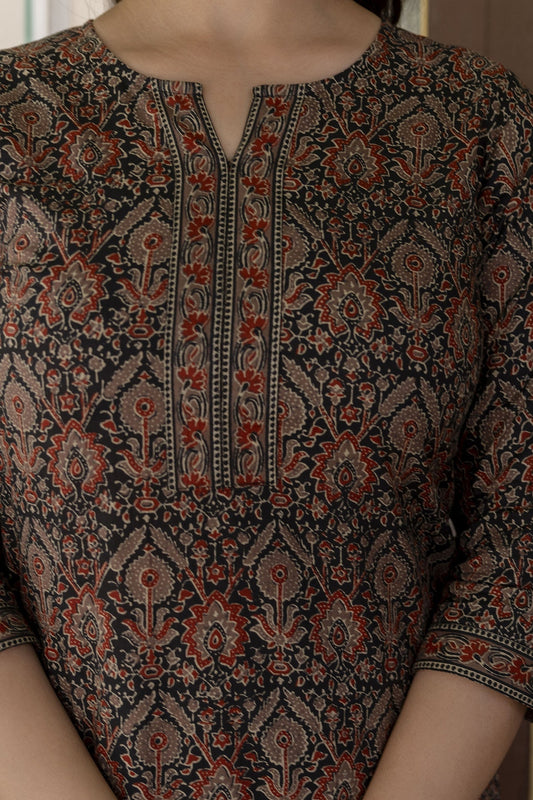 Women Multi Printed Straight Kurta With Three Quarter Sleeves | LASVINI - Redefining Indian Fashion with Elegance