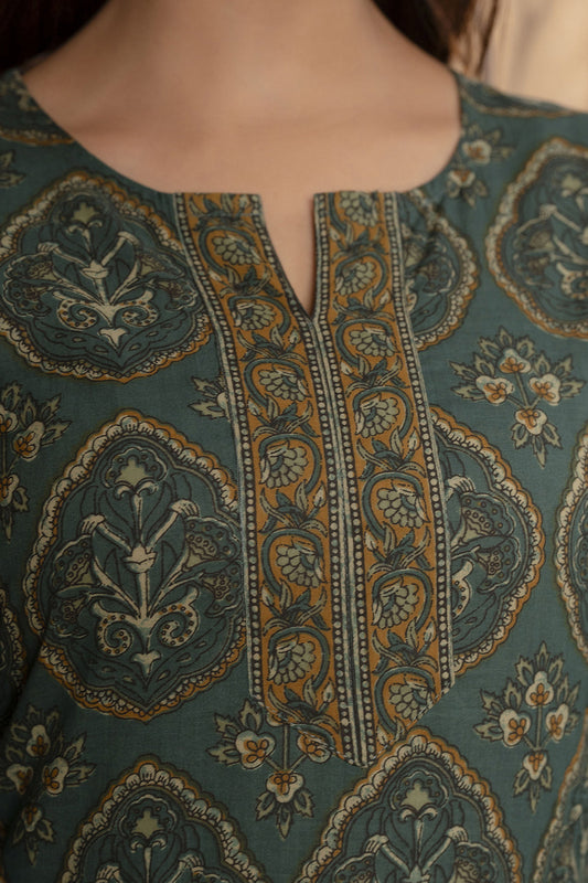 Women Green Ethnic Printed Tunic With Three Quarter Sleevs | LASVINI - Redefining Indian Fashion with Elegance