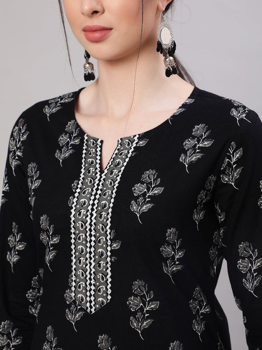 Women Black Straight Tunic With Three Quarter Sleeves | LASVINI - Redefining Indian Fashion with Elegance