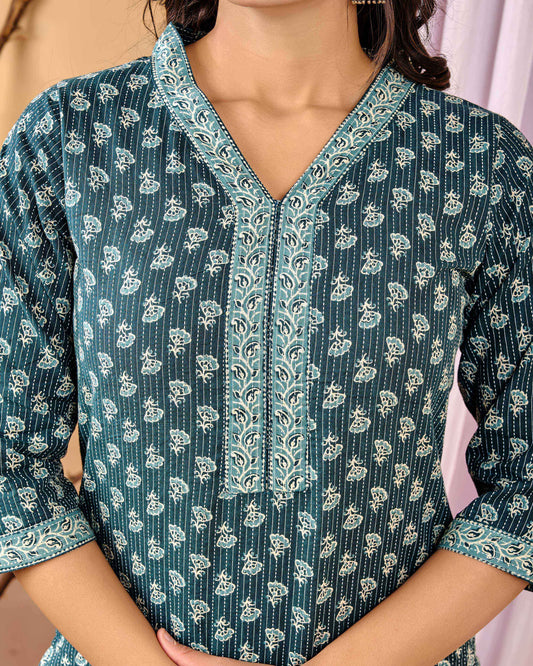 Women Green Printed Straight Kurta with Three Quarter Sleeves | LASVINI - Redefining Indian Fashion with Elegance
