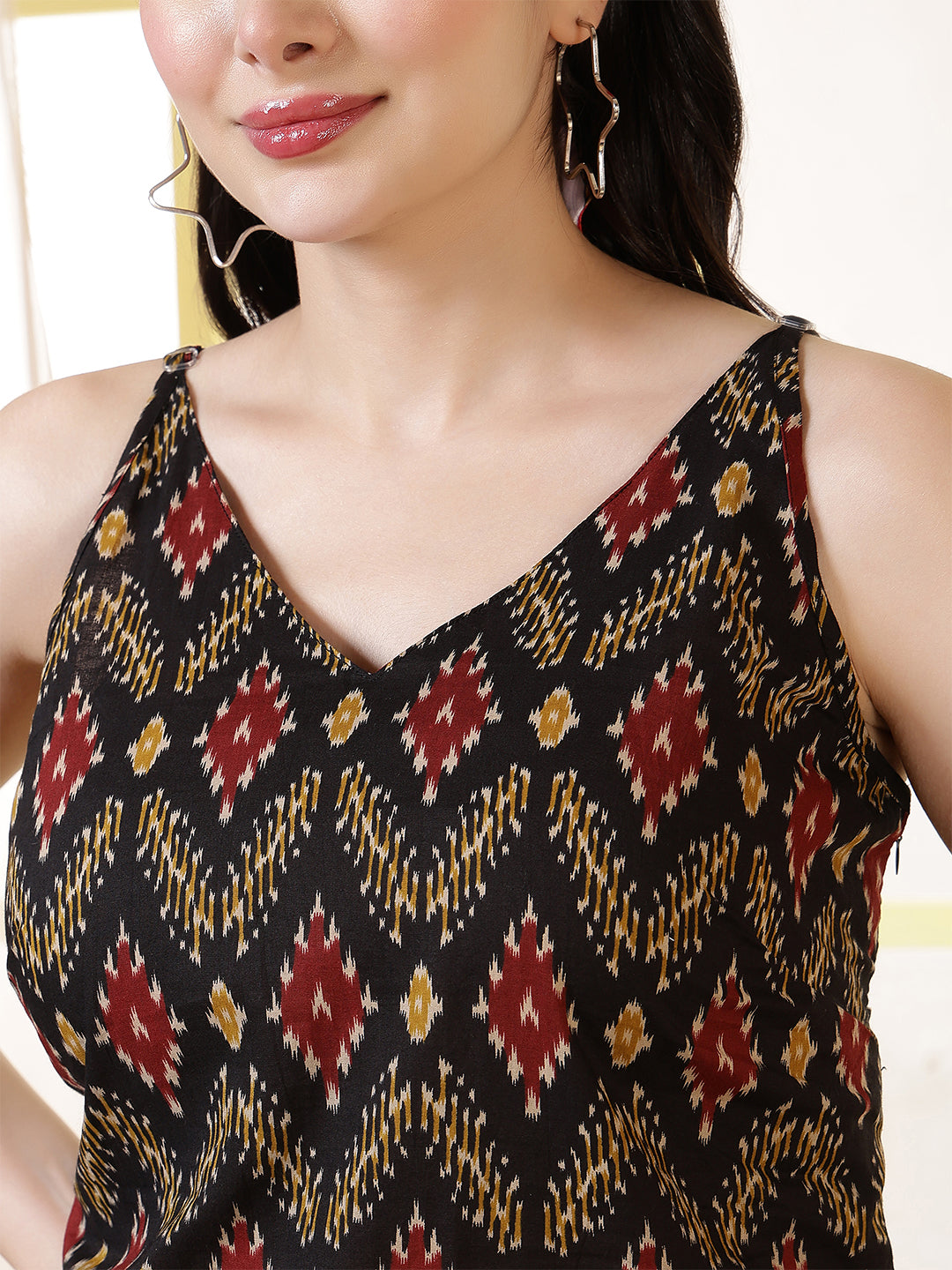 Women Black Printed Straight Tunic | LASVINI - Redefining Indian Fashion with Elegance