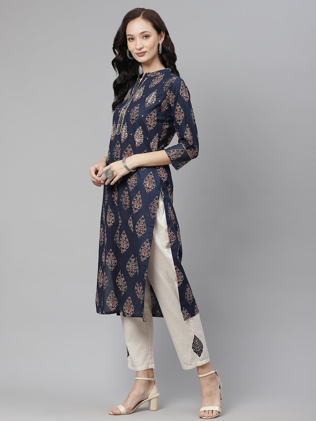 Women'S Blue Printed Straight Kurta With Cotton Pants | LASVINI - Redefining Indian Fashion with Elegance