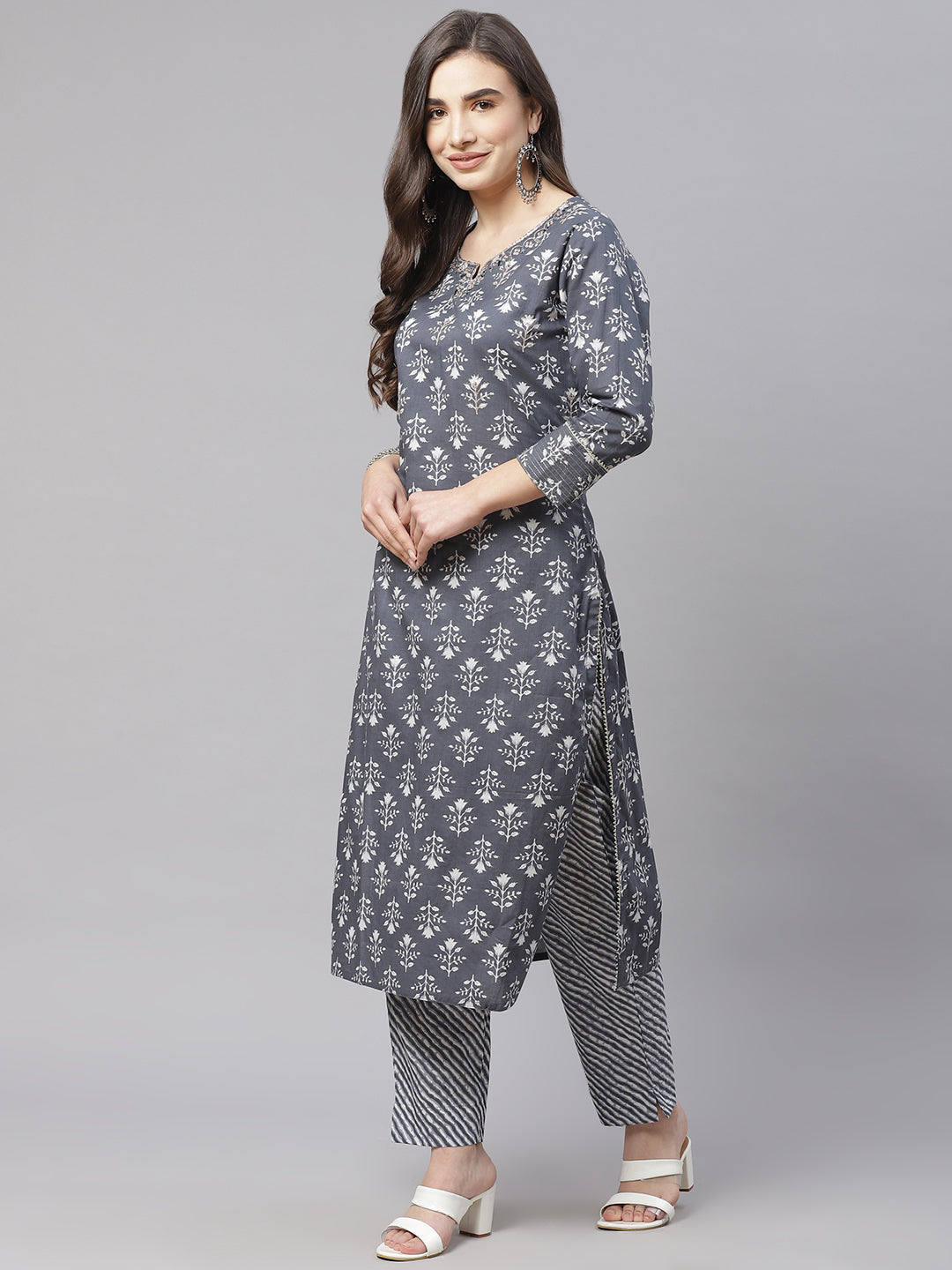 Women'S Grey Cotton Straight Kurta Pant Set With Dupatta | LASVINI - Redefining Indian Fashion with Elegance