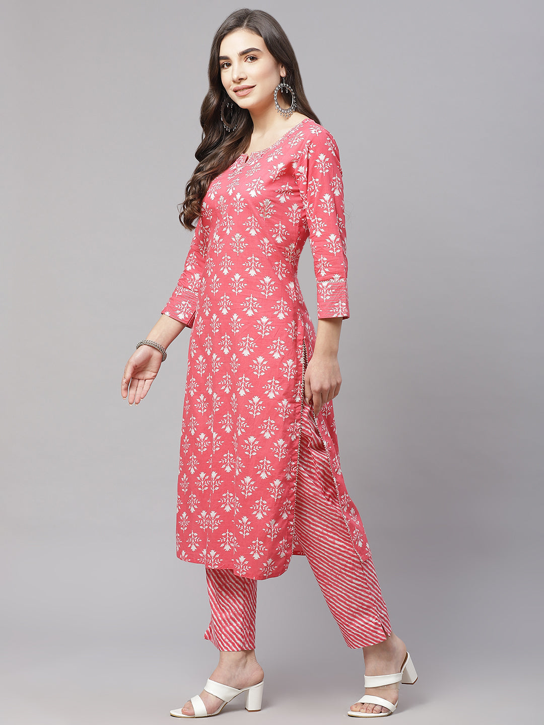 Women'S Pink Cotton Straight Kurta Pant Set With Dupatta | LASVINI - Redefining Indian Fashion with Elegance