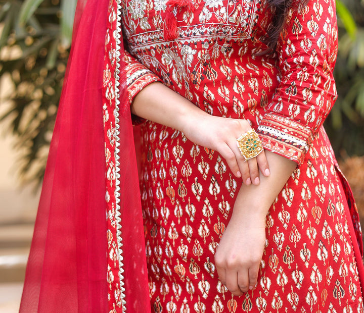 Women Maroon Cotton Kurta Palazzo Set With Net Dupatta | LASVINI - Redefining Indian Fashion with Elegance