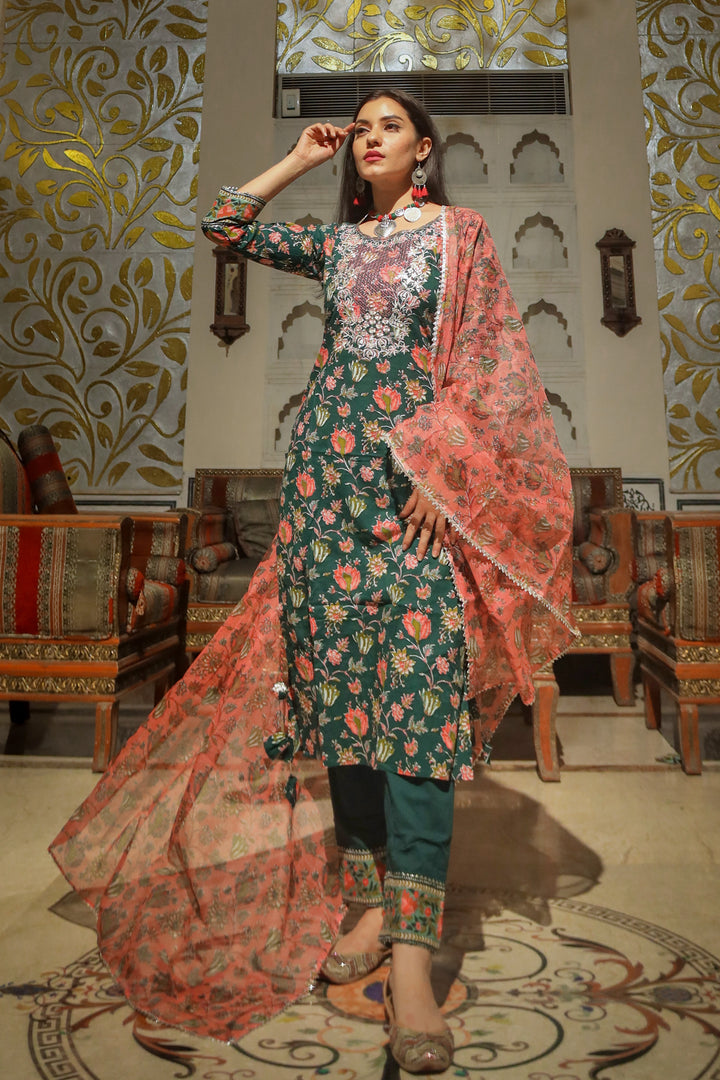 Women'S Green Floral Printed Kurta Pant Set With Dupatta | LASVINI - Redefining Indian Fashion with Elegance