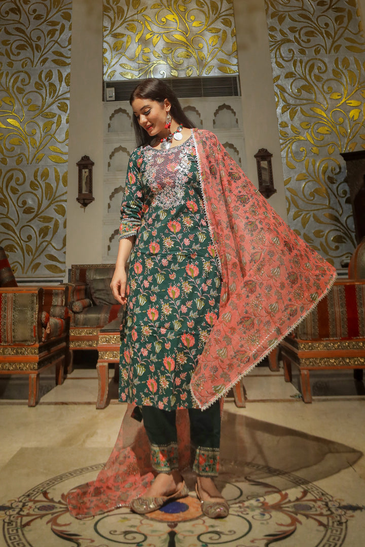 Women'S Green Floral Printed Kurta Pant Set With Dupatta | LASVINI - Redefining Indian Fashion with Elegance