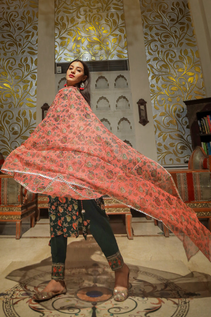 Women'S Green Floral Printed Kurta Pant Set With Dupatta | LASVINI - Redefining Indian Fashion with Elegance