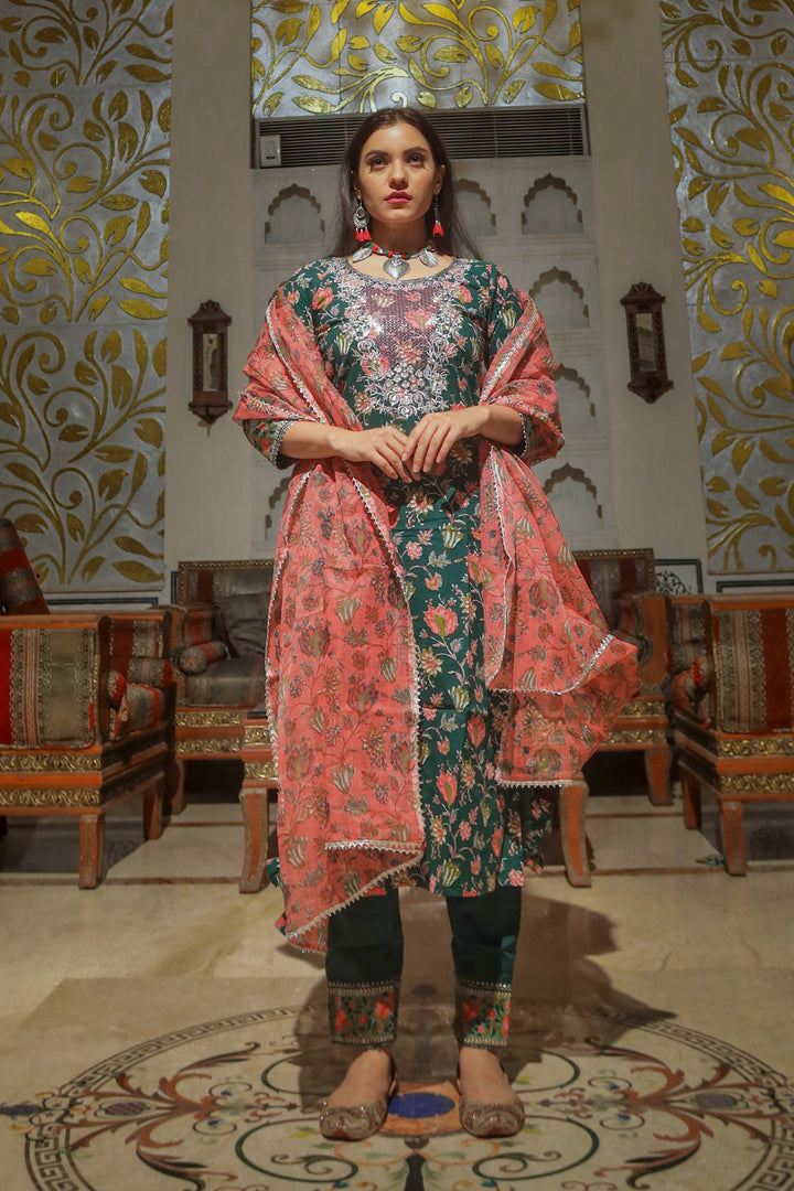 Women'S Green Floral Printed Kurta Pant Set With Dupatta | LASVINI - Redefining Indian Fashion with Elegance