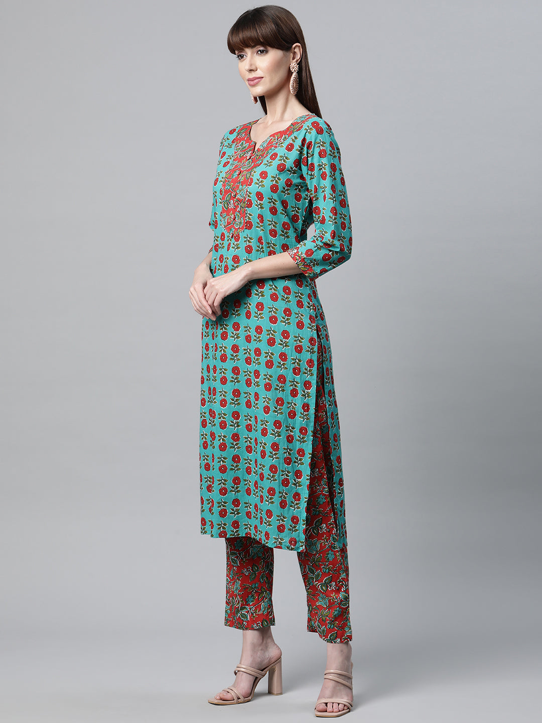 Women Rama Green Cotton Straight Kurta Pant Set With Dupatta | LASVINI - Redefining Indian Fashion with Elegance