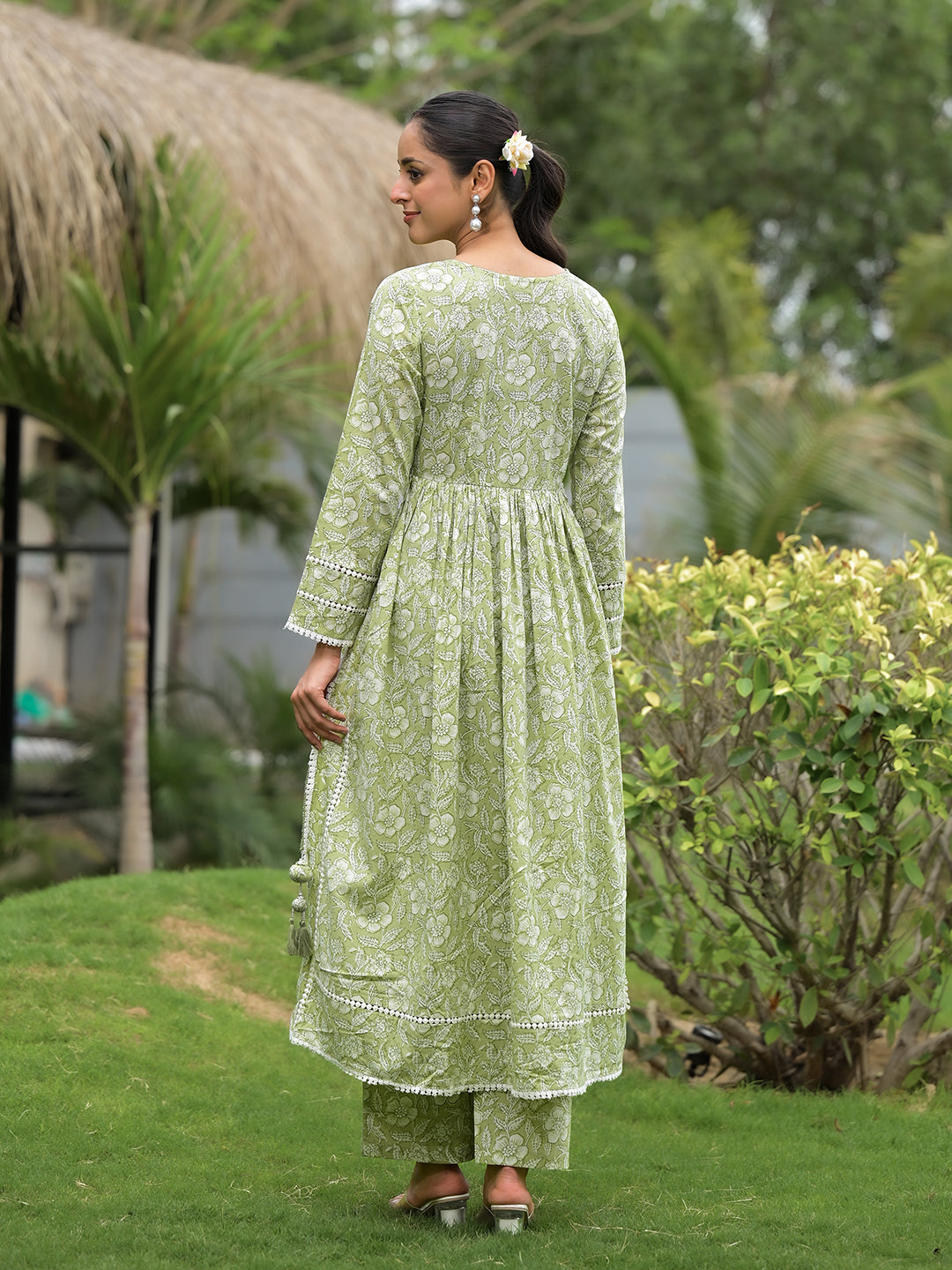 Green Floral Print Cotton Nyra Cut Kurta Pant Set | LASVINI - Redefining Indian Fashion with Elegance