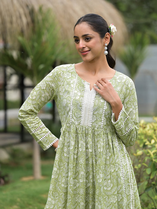 Green Floral Print Cotton Nyra Cut Kurta Pant Set | LASVINI - Redefining Indian Fashion with Elegance