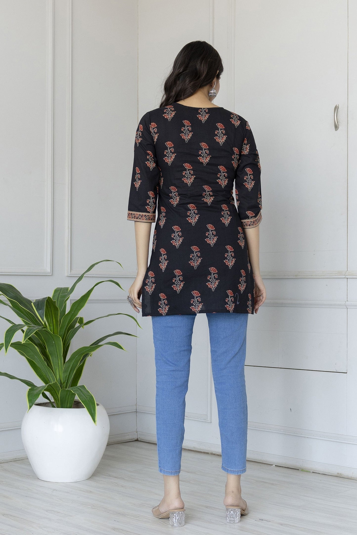 Women Black Straight Tunic With Three Quarter Sleeves | LASVINI - Redefining Indian Fashion with Elegance