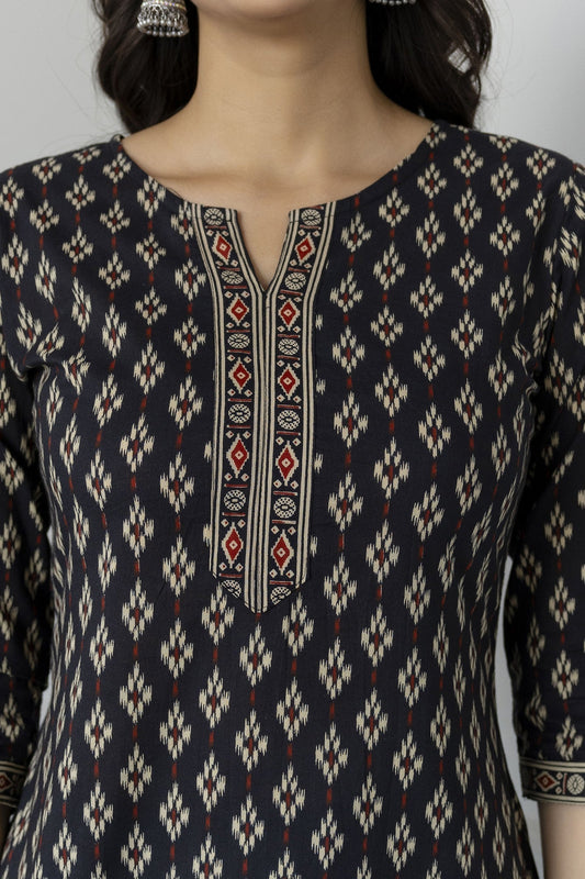 Women Black Straight Tunic With Three Quarter Sleeves | LASVINI - Redefining Indian Fashion with Elegance