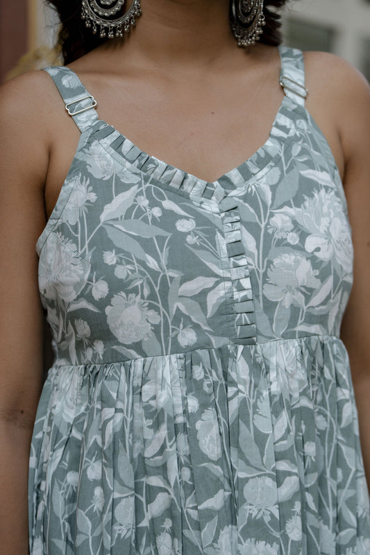 Women Green Floral Printed Flared Kurta With Trouser | LASVINI - Redefining Indian Fashion with Elegance