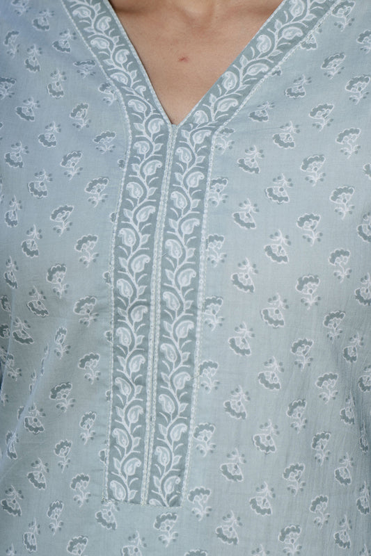 Women Green Ethnic Printed Straight Kurta With Three Quarter Sleeves | LASVINI - Redefining Indian Fashion with Elegance