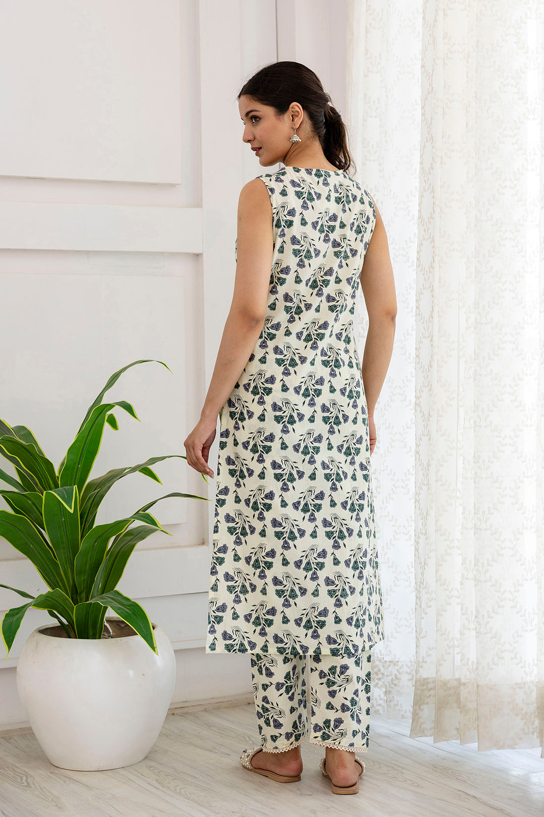 Women Off White Printed Straight Kurta With Trouser | LASVINI - Redefining Indian Fashion with Elegance