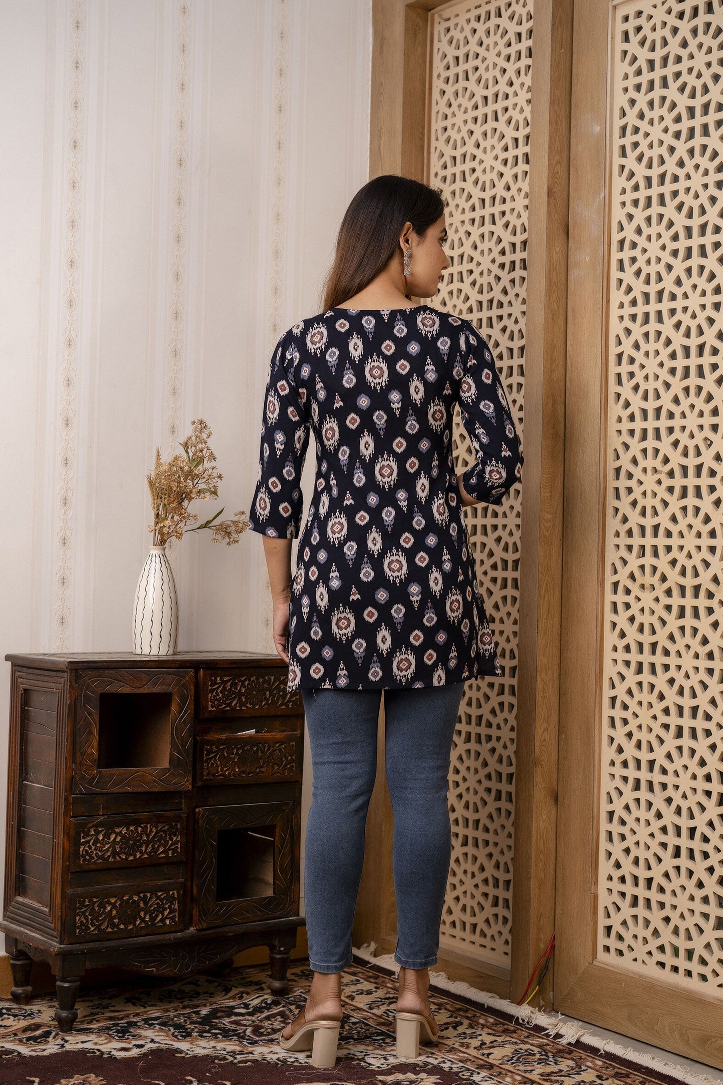 Women Black Printed Straight Tunic | LASVINI - Redefining Indian Fashion with Elegance
