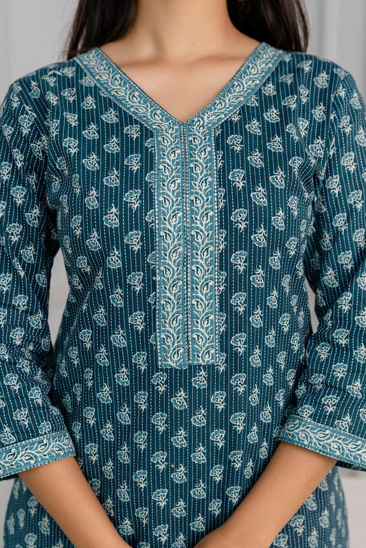Green Printed Straight Kurta With Three Quarter Sleeves | LASVINI - Redefining Indian Fashion with Elegance