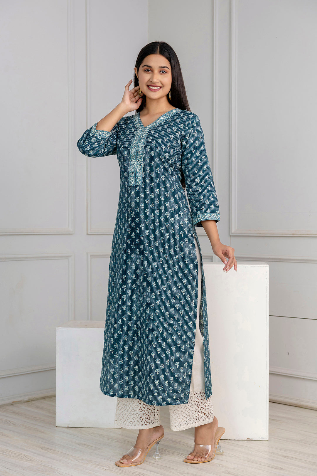 Green Printed Straight Kurta With Three Quarter Sleeves | LASVINI - Redefining Indian Fashion with Elegance