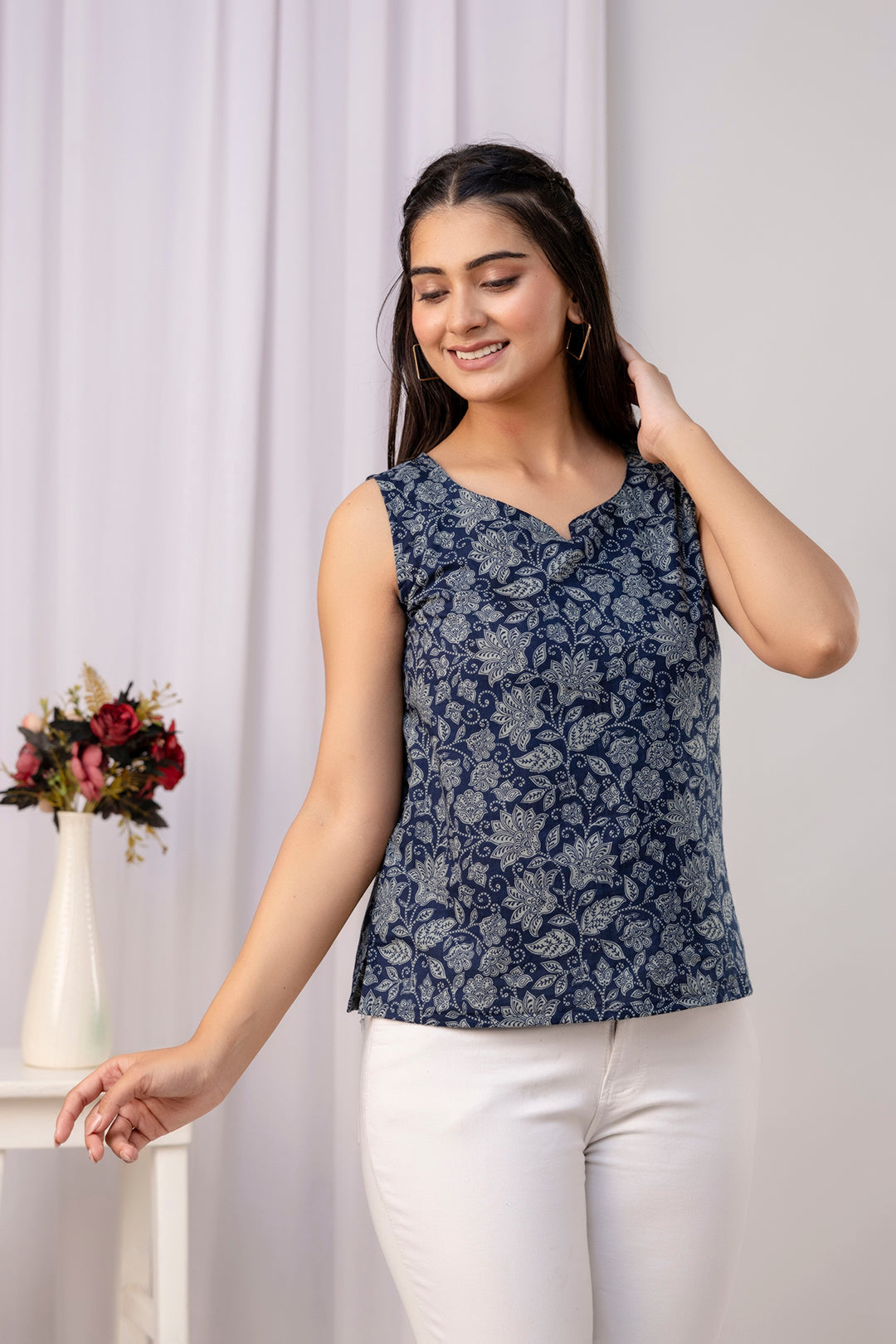Women Navy Blue Printed Straight Tunic | LASVINI - Redefining Indian Fashion with Elegance