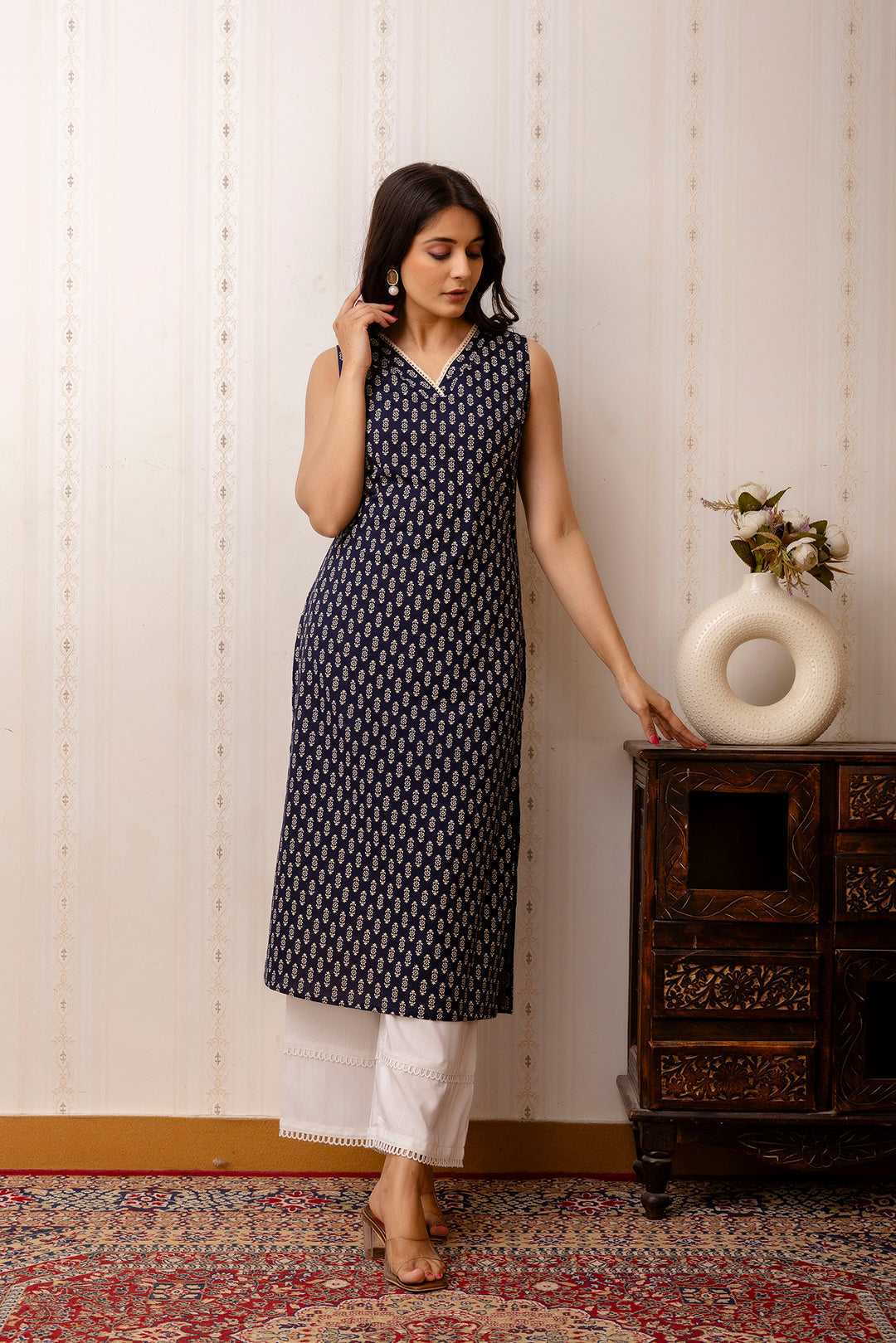 Women Navy Blue Printed Straight Shoulder Straps Kurta | LASVINI - Redefining Indian Fashion with Elegance