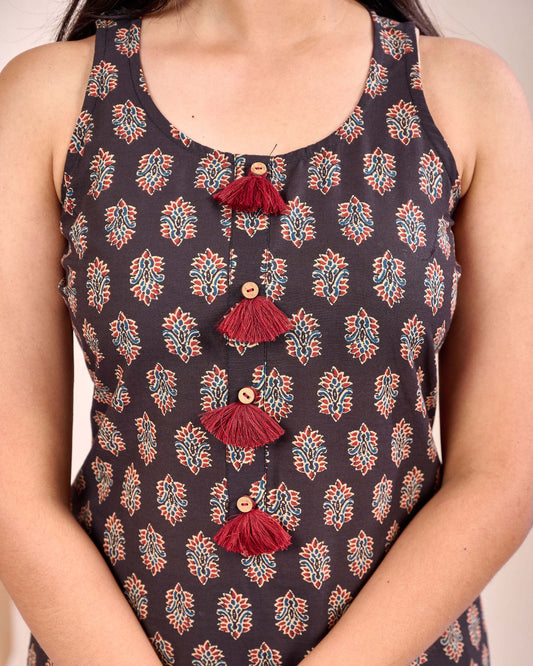 Women Black Printed Straight Sleeveless Kurta | LASVINI - Redefining Indian Fashion with Elegance