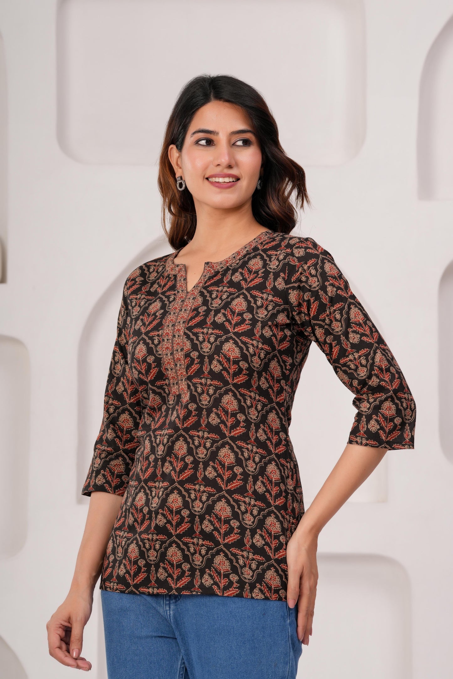 Women Black Printed Straight Tunic | LASVINI - Redefining Indian Fashion with Elegance