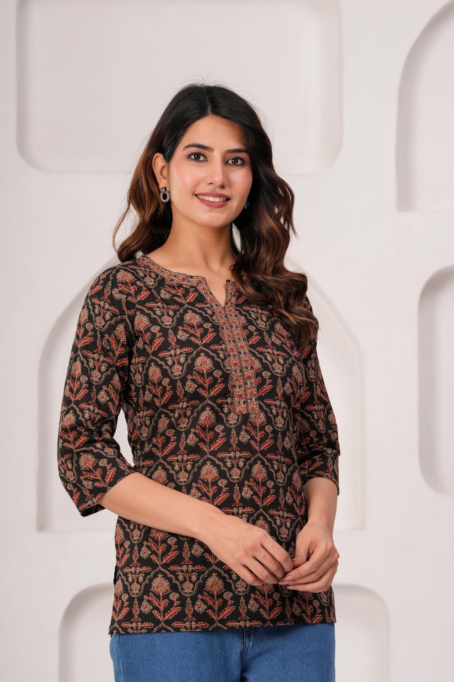 Women Black Printed Straight Tunic | LASVINI - Redefining Indian Fashion with Elegance