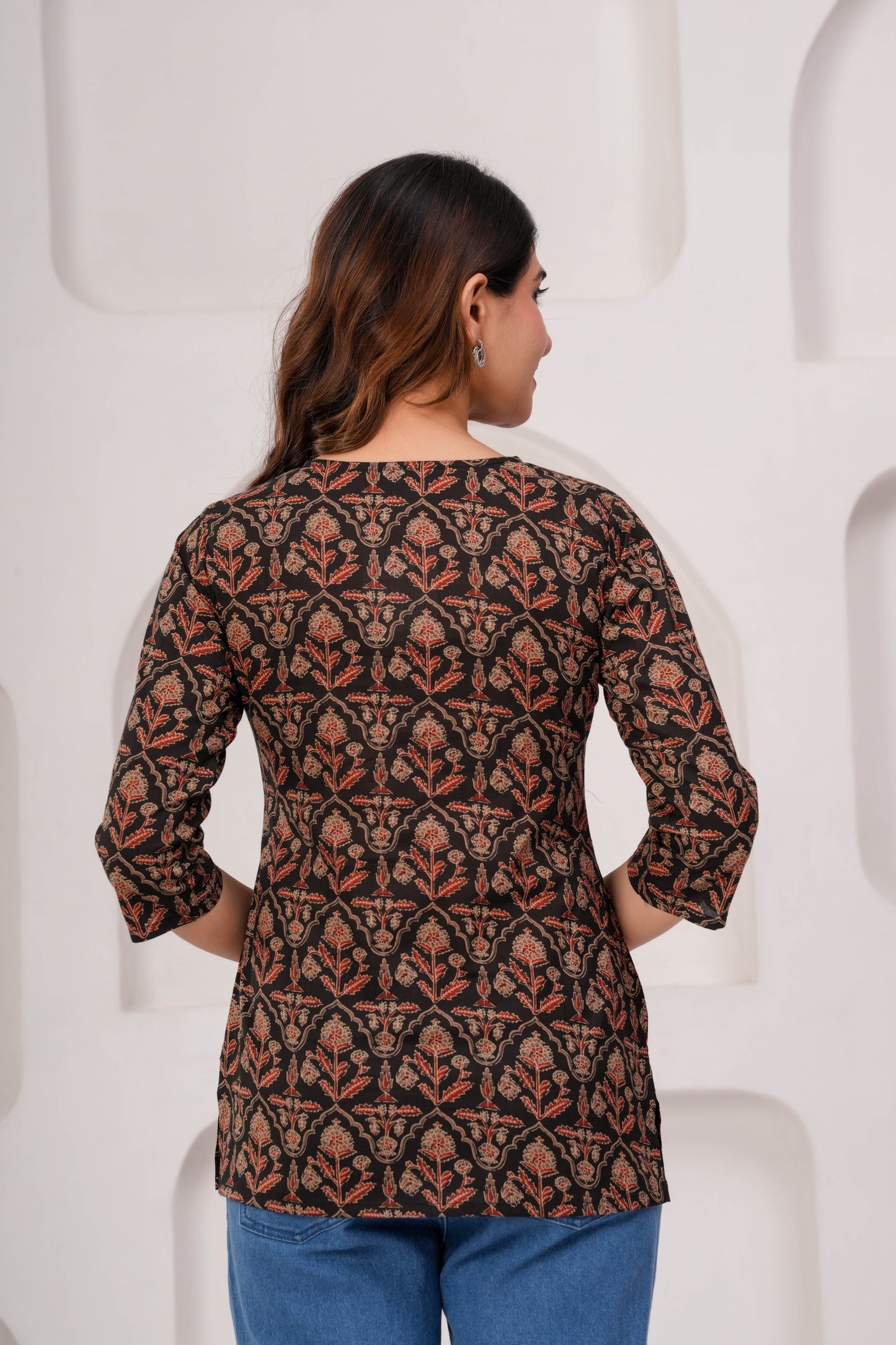 Women Black Printed Straight Tunic | LASVINI - Redefining Indian Fashion with Elegance