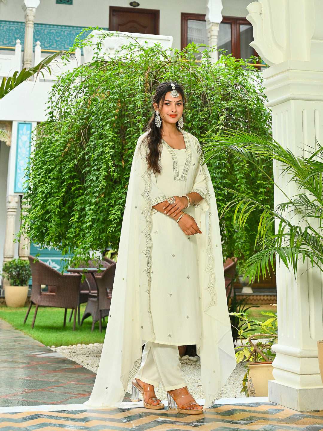 Off White Embroidered Kurta Set | LASVINI - Redefining Indian Fashion with Elegance
