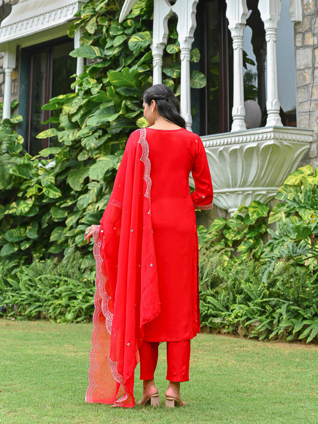 Red Embroidered Kurta Set | LASVINI - Redefining Indian Fashion with Elegance