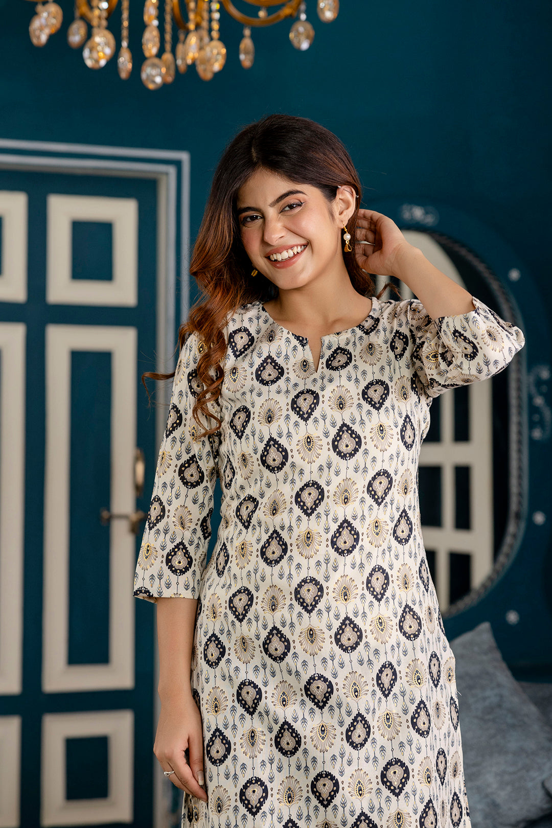 Women Off White And Black Printed Straight Kurta | LASVINI - Redefining Indian Fashion with Elegance