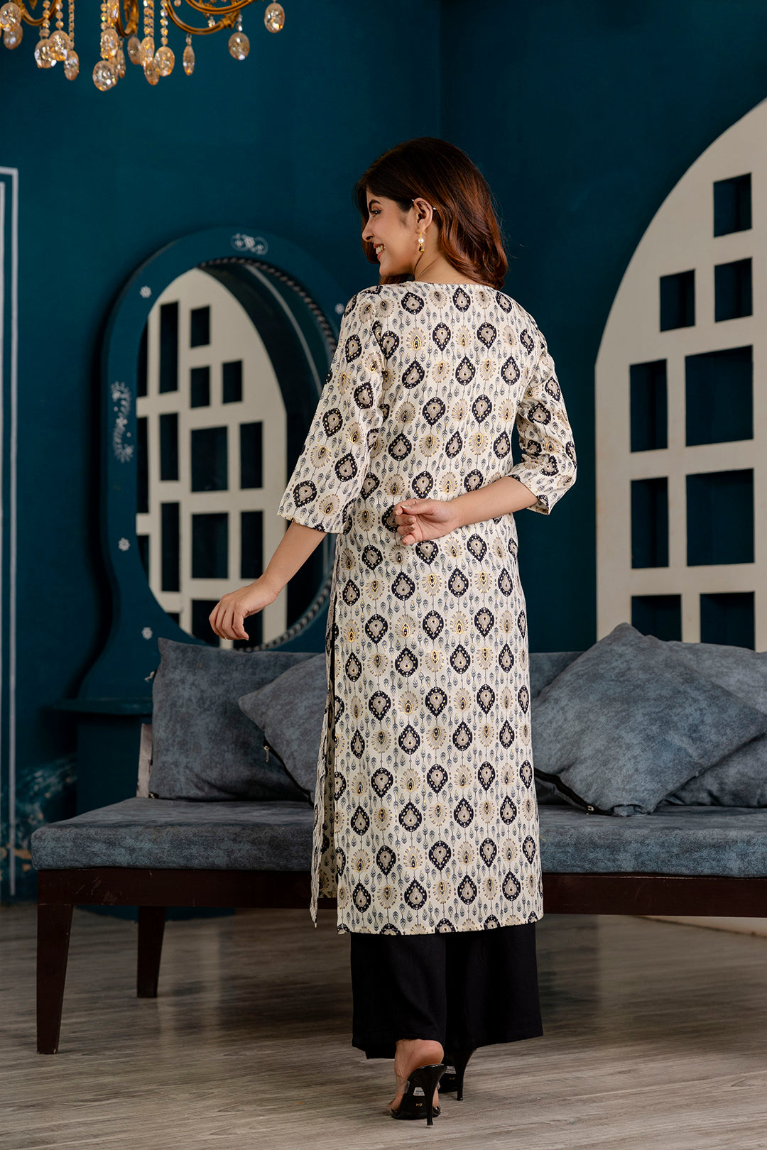 Women Off White And Black Printed Straight Kurta | LASVINI - Redefining Indian Fashion with Elegance