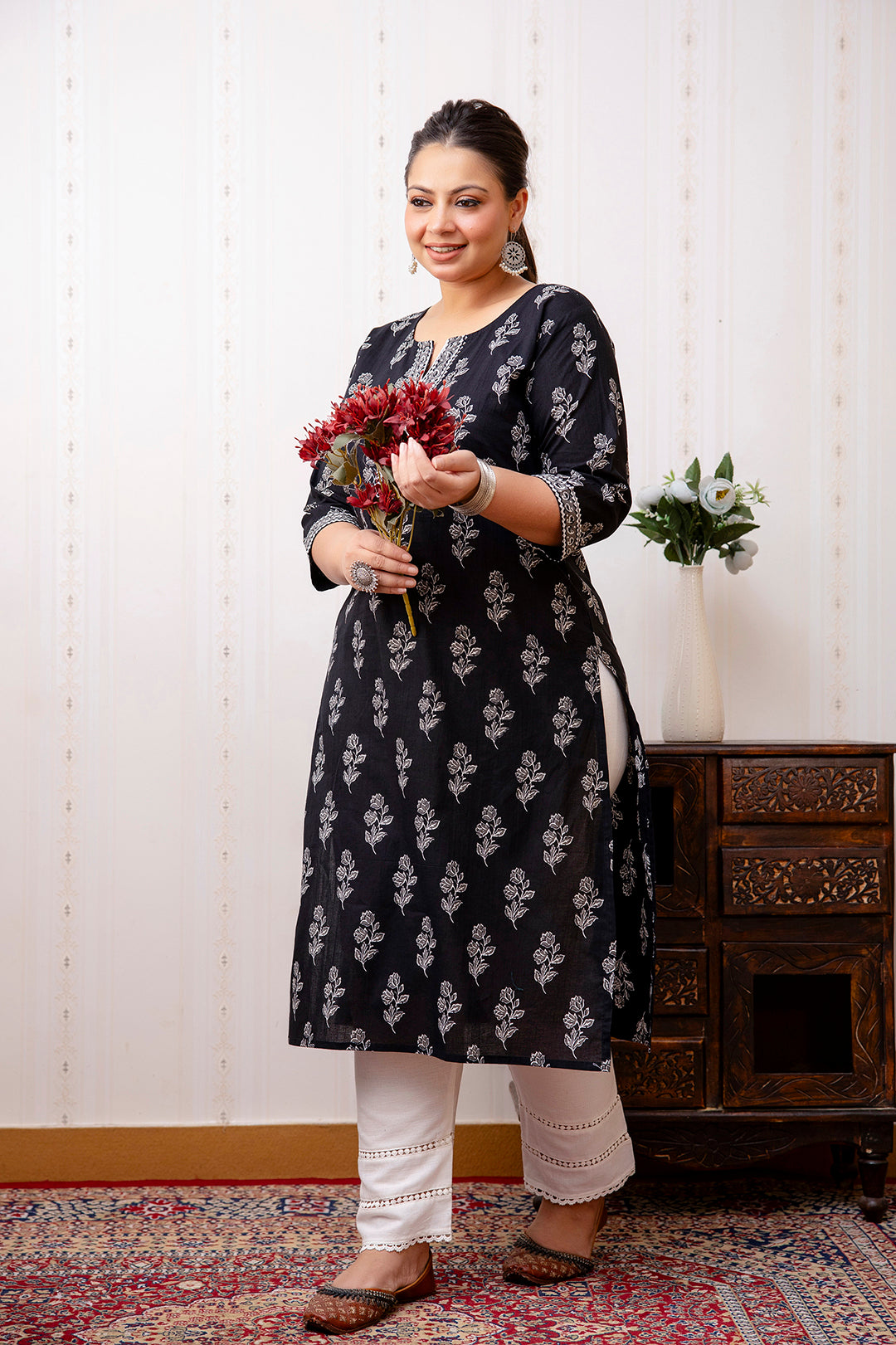 Plus Size Black Printed Straight Kurta For Women | LASVINI - Redefining Indian Fashion with Elegance