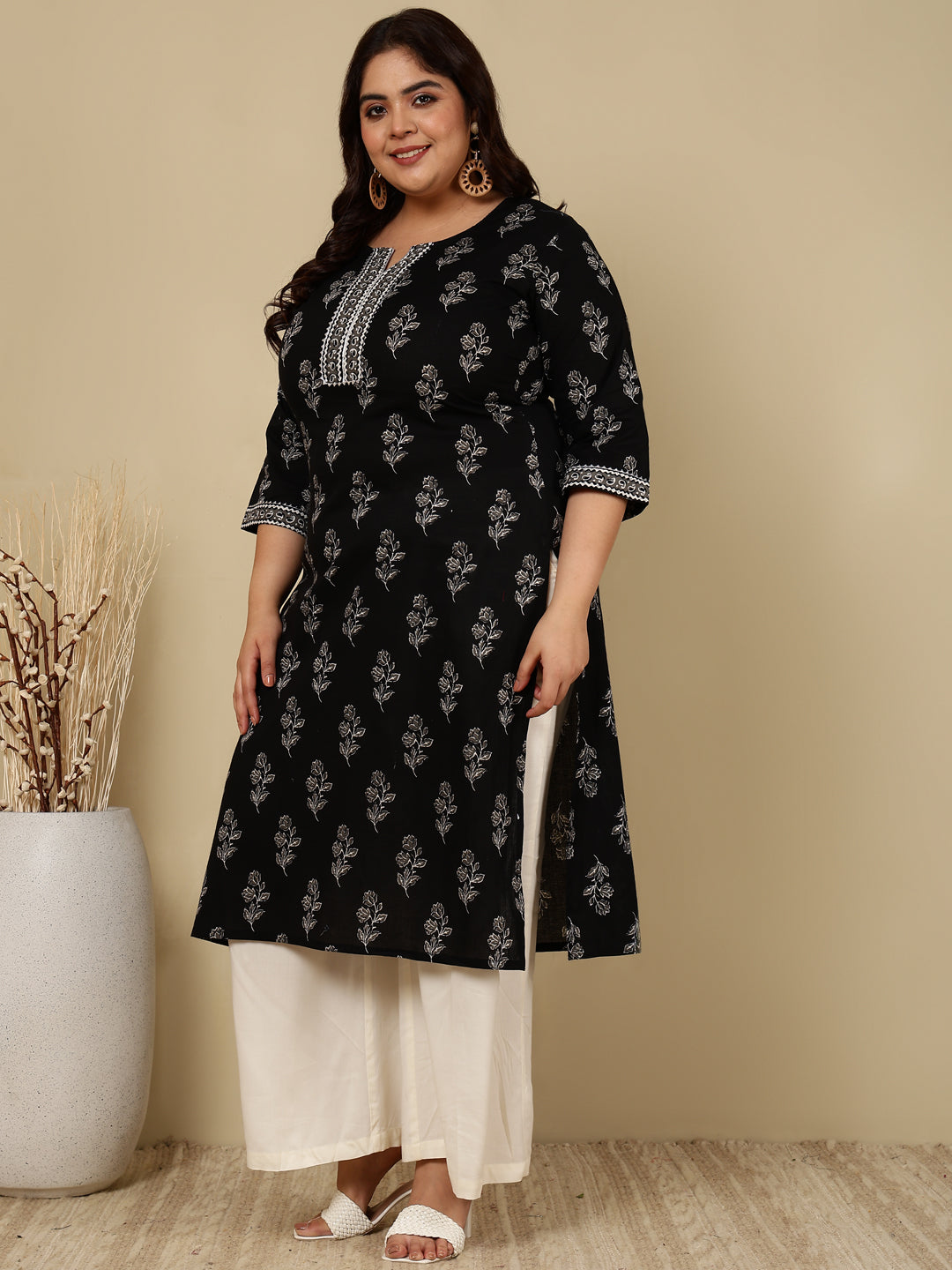 Plus Size Black Printed Straight Kurta For Women | LASVINI - Redefining Indian Fashion with Elegance