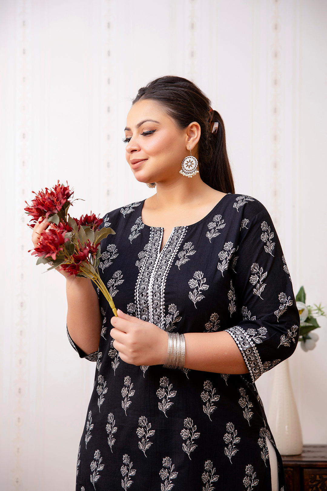 Plus Size Black Printed Straight Kurta For Women | LASVINI - Redefining Indian Fashion with Elegance