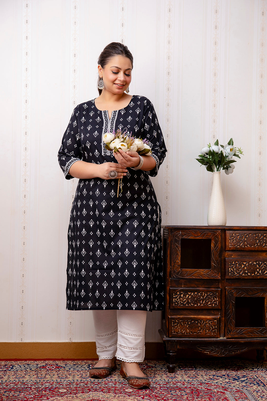 Plus Size Black Printed Straight Kurta For Women | LASVINI - Redefining Indian Fashion with Elegance