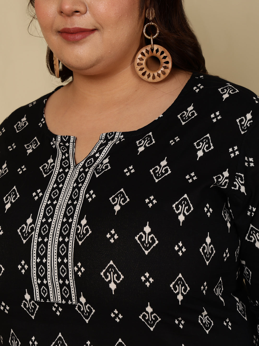 Plus Size Black Printed Straight Kurta For Women | LASVINI - Redefining Indian Fashion with Elegance