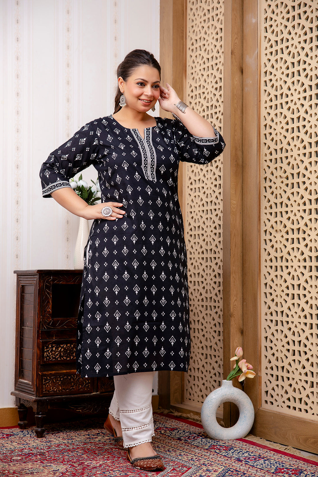 Plus Size Black Printed Straight Kurta For Women | LASVINI - Redefining Indian Fashion with Elegance