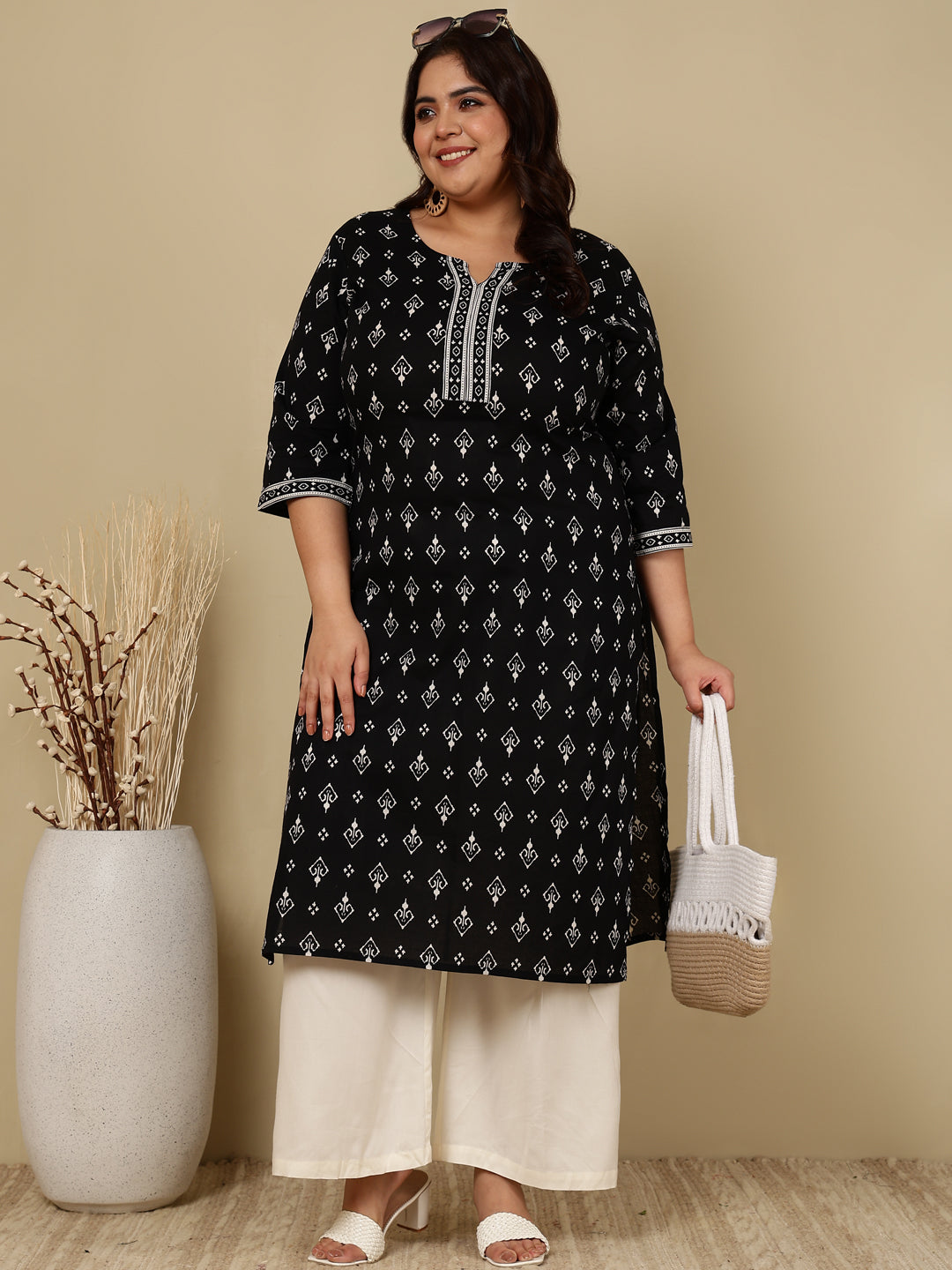 Plus Size Black Printed Straight Kurta For Women | LASVINI - Redefining Indian Fashion with Elegance