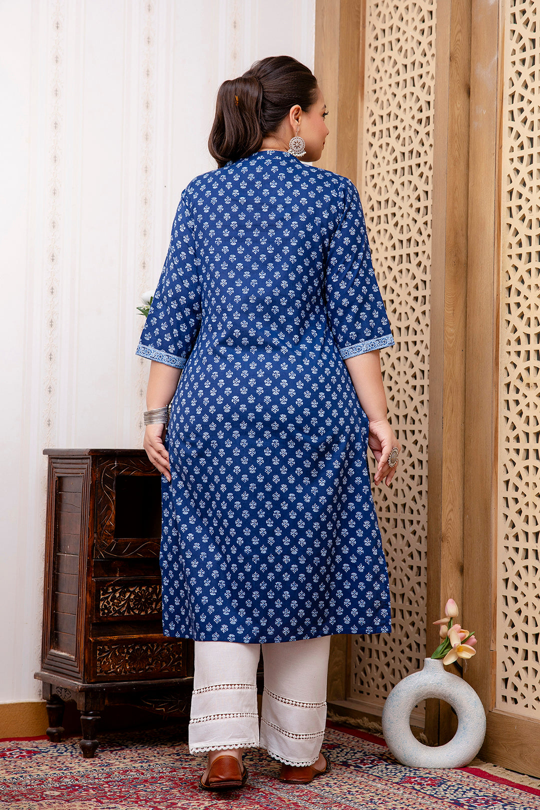 Plus Size Blue Printed Straight Kurta For Women | LASVINI - Redefining Indian Fashion with Elegance