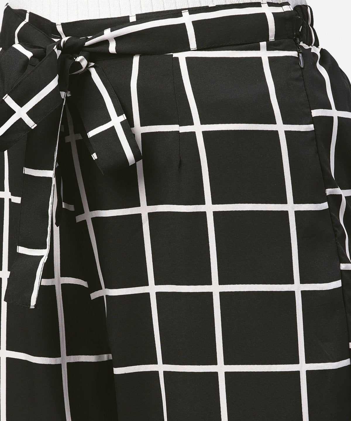 Black & White Checked Trouser With Side Pockets | LASVINI - Redefining Indian Fashion with Elegance