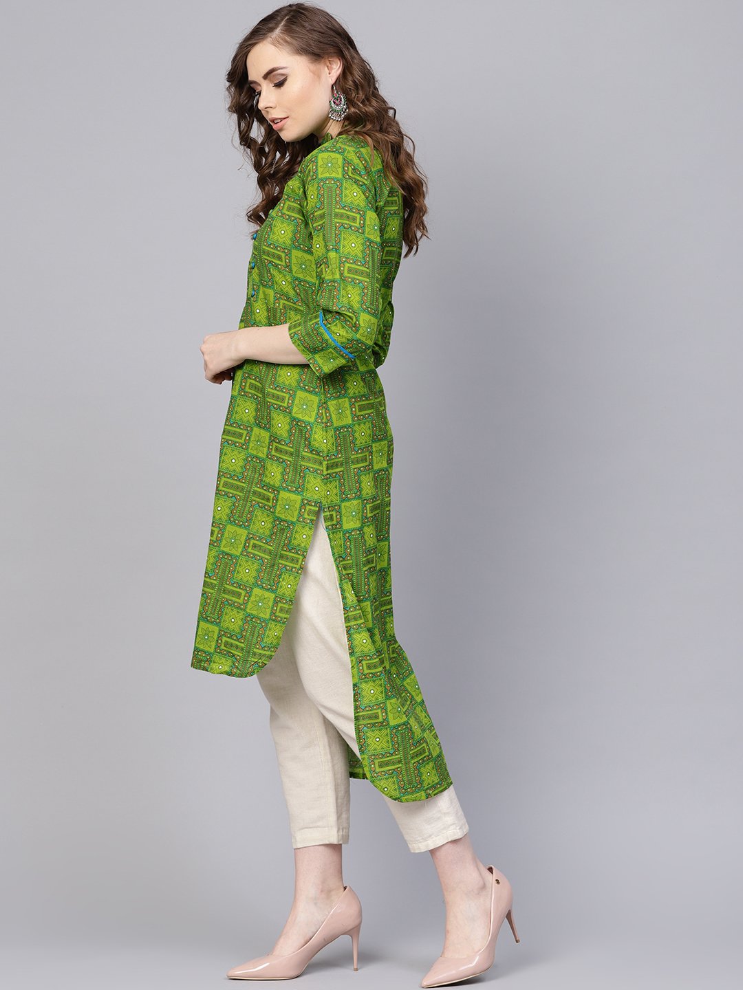 Green Geometric Printed With Closed Collar And Side Placket | LASVINI - Redefining Indian Fashion with Elegance