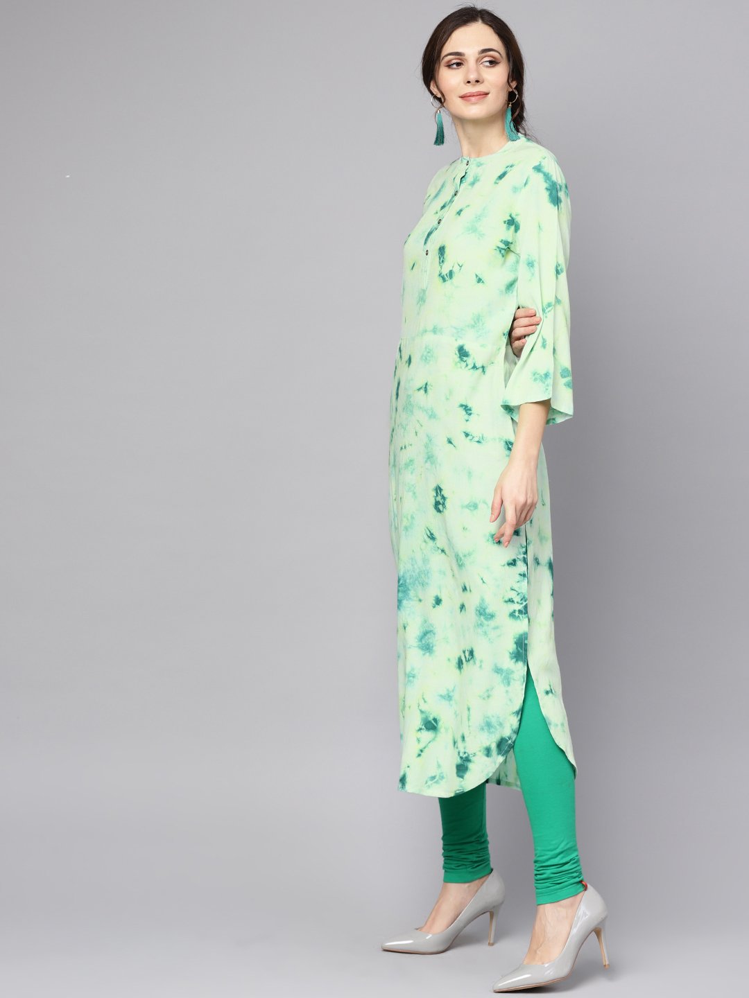 Green Tie & Dye Kurta With Mandarin Collar With Flared Sleeves | LASVINI - Redefining Indian Fashion with Elegance
