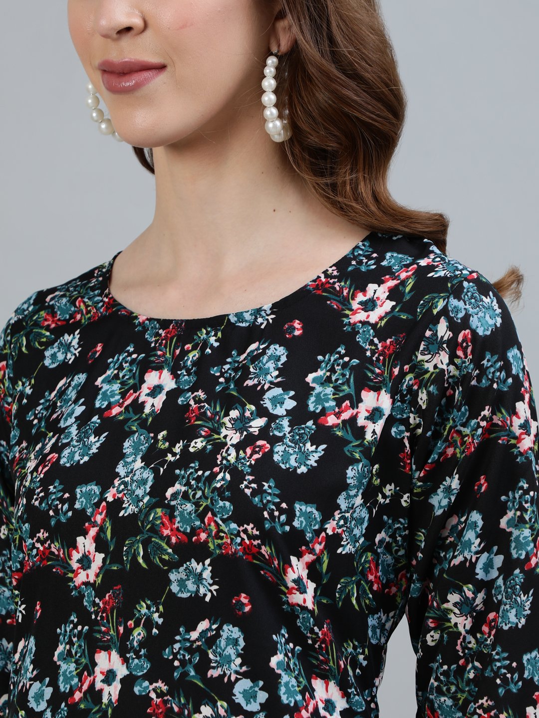 Women Black Floral Printed Straight Kurta With Three Quarter Sleeves | LASVINI - Redefining Indian Fashion with Elegance